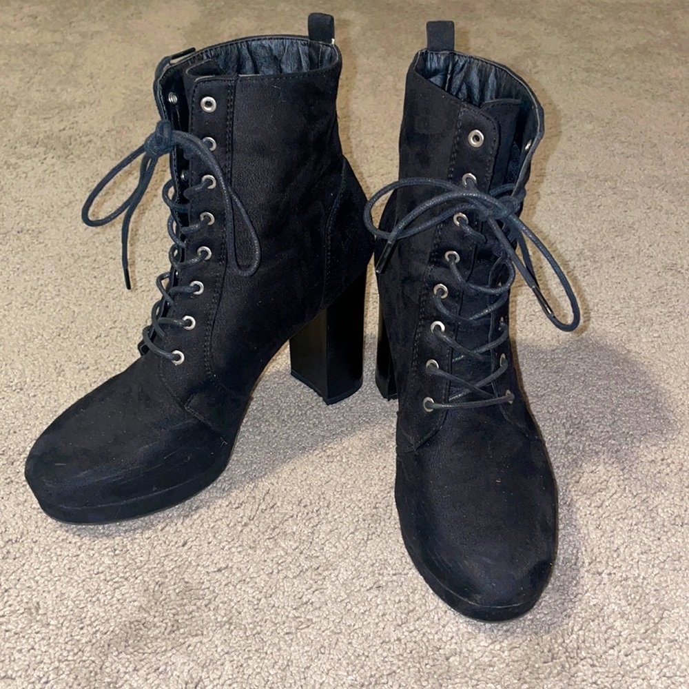 Black lace up boots. Size: 8